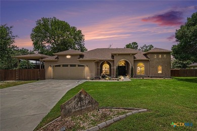 Lake McQueeney Home Active Under Contract in Mcqueeney Texas