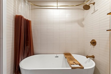 Stunning custom mid-century modern A-frame designed by Kim Lewis - photo 10