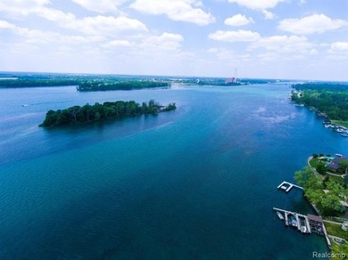 Seize the opportunity to build your dream waterfront home on - photo 2