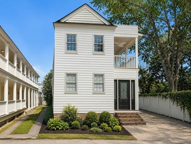 Don't miss this unique chance to own a beautifully positioned - photo 1