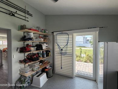 Beautifully updated 3-bedroom end-unit townhouse located in the - photo 21