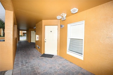 Beautiful 2 Bed 2 Ba completely lake front condo on the second - photo 4