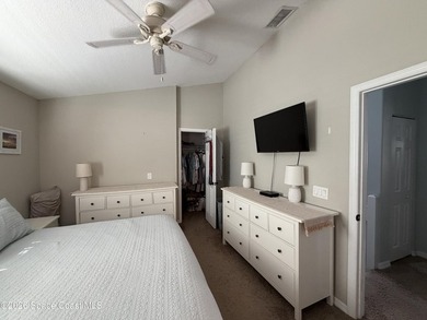 Beautifully updated 3-bedroom end-unit townhouse located in the - photo 25