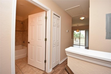 Beautiful 2 Bed 2 Ba completely lake front condo on the second - photo 6
