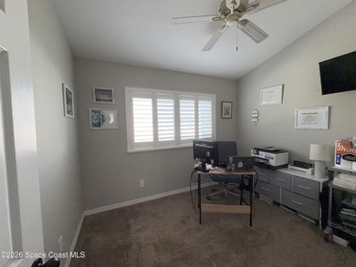 Beautifully updated 3-bedroom end-unit townhouse located in the - photo 32