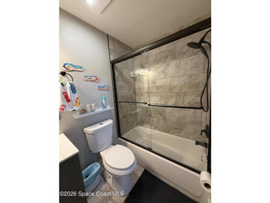 Beautifully updated 3-bedroom end-unit townhouse located in the - photo 34