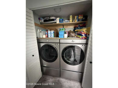 Beautifully updated 3-bedroom end-unit townhouse located in the - photo 35