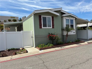 Gorgeous 4 Bedrooms, 2 Baths built in 2018, great open floor - photo 2