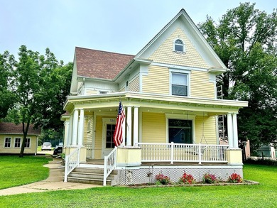 This stunning Victorian home in Ortonville is truly a - photo 3
