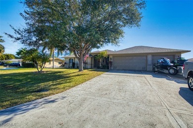 Caloosahatchee River Home For Sale in Fort Myers Florida