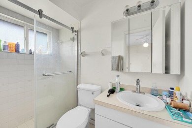 Handyman Special - Bring Your Tool Belt! This 3-bedroom, 2-bath - photo 12