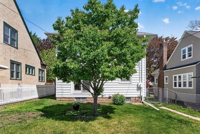 Located on a quiet, tree lined street, close to downtown St Paul - photo 24