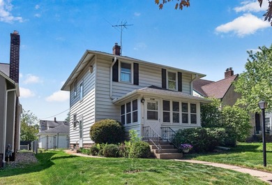 Located on a quiet, tree lined street, close to downtown St Paul - photo 27