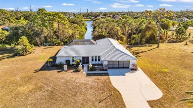 (private lake, pond, creek) Home For Sale in Englewood Florida