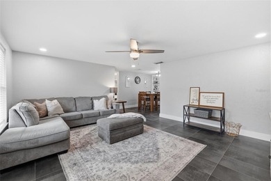 Welcome to this beautifully renovated Carrollwood pool home - photo 4