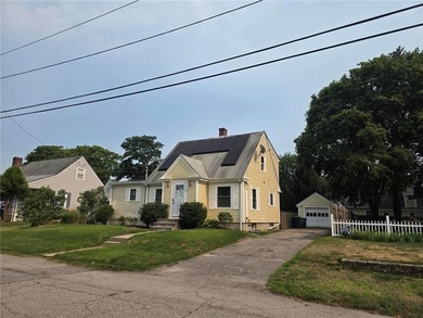First offering Classic cape cod in the heart of Warwick - photo 1