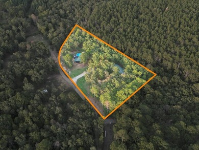 Beautifully crafted 3 bed, 2 bath home situated on 1.4 wooded - photo 3