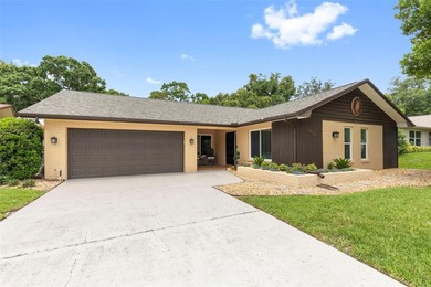 Lake Tarpon Home Sale Pending in Palm Harbor Florida