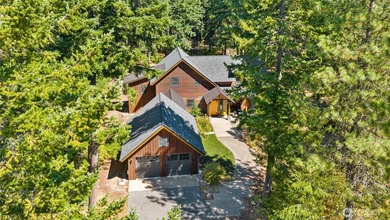 Escape to a refined mountain retreat in the private community of - photo 3