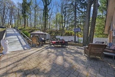 Spacious 4-bedroom, 3-bath waterfront home located on Crescent - photo 11