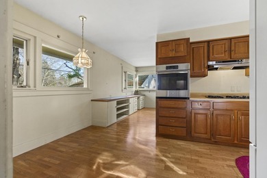 This Boothbay home is conveniently located near Boothbay Harbor - photo 13