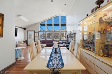 Spacious 4-bedroom, 3-bath waterfront home located on Crescent - photo 16