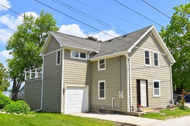 Lake Home For Sale in Pewaukee, Wisconsin
