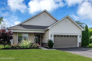 Beautifully upgraded 2-bedroom plus den home featuring an - photo 2