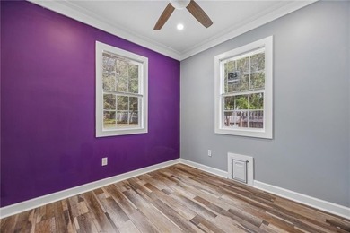 Plenty of space in Downtown Historic Saint Marys! Sitting - photo 25