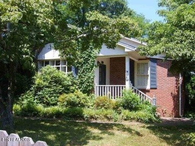 Watts Bar Lake Home For Sale in Loudon Tennessee