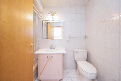 Located in Prime Dyker Heights! Well-maintained legal two - photo 6