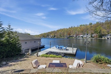Spacious 4-bedroom, 3-bath waterfront home located on Crescent - photo 39