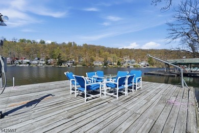 Spacious 4-bedroom, 3-bath waterfront home located on Crescent - photo 41