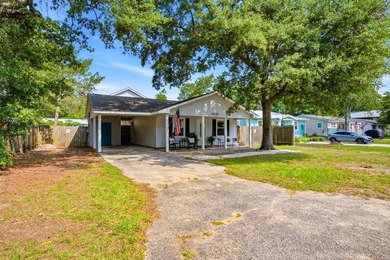 Welcome to 1022 S. Hollywood Dr, Surfside Beach, SC. This - photo 2