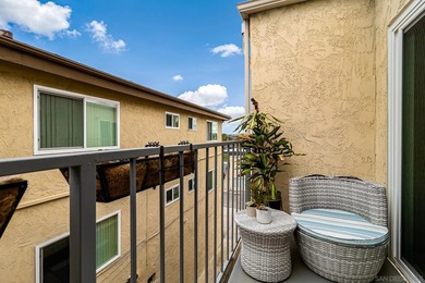 Completely updated Point Loma townhouse is situated in an ideal - photo 4