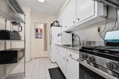 Welcome to Linden Hill Co-op in the heart of North Flushing! - photo 12