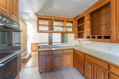 SELLER OFFERING $5,000 IN SELLER CREDITS! Spacious 6-bedroom - photo 14