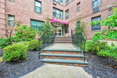 Welcome to Linden Hill Co-op in the heart of North Flushing! - photo 14