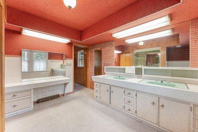 Endless Possibilities on Lake Delton! Bring your vision and - photo 16