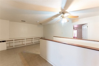 SELLER OFFERING $5,000 IN SELLER CREDITS! Spacious 6-bedroom - photo 23