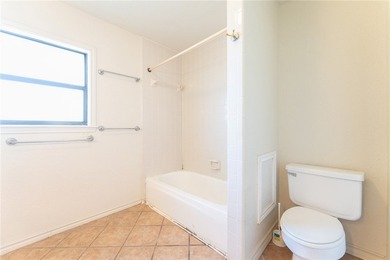 SELLER OFFERING $5,000 IN SELLER CREDITS! Spacious 6-bedroom - photo 27