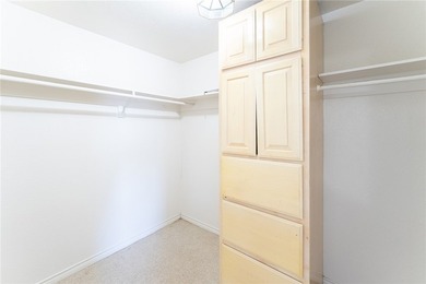 SELLER OFFERING $5,000 IN SELLER CREDITS! Spacious 6-bedroom - photo 29