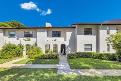 Lake Condo For Sale in Boca Raton, Florida