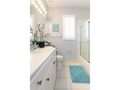 Move-in ready 3-bedroom, 2-bath single-family home in the - photo 45