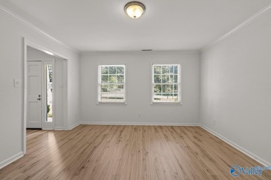 Spacious and move in ready, this beautifully updated 4-bedroom - photo 4