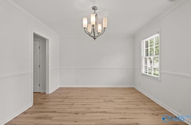 Spacious and move in ready, this beautifully updated 4-bedroom - photo 5