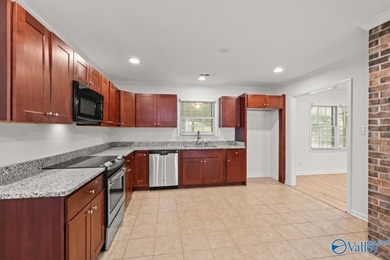 Spacious and move in ready, this beautifully updated 4-bedroom - photo 6