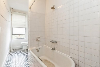 Introducing a rare, spacious 5-bedroom 1 Bathroom Co-op for Sale - photo 7