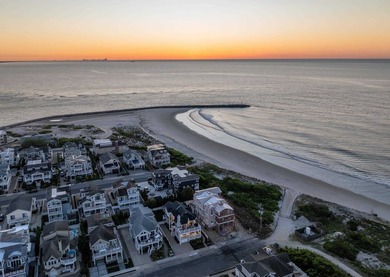 Perfectly positioned second back from the beach, this - photo 45