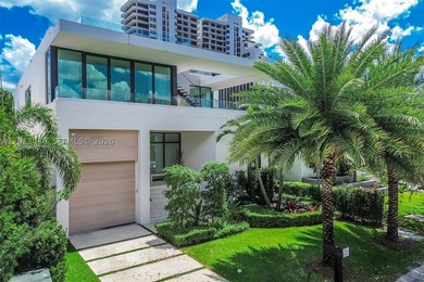 Discover elevated luxury living in the heart of the exclusive - photo 1